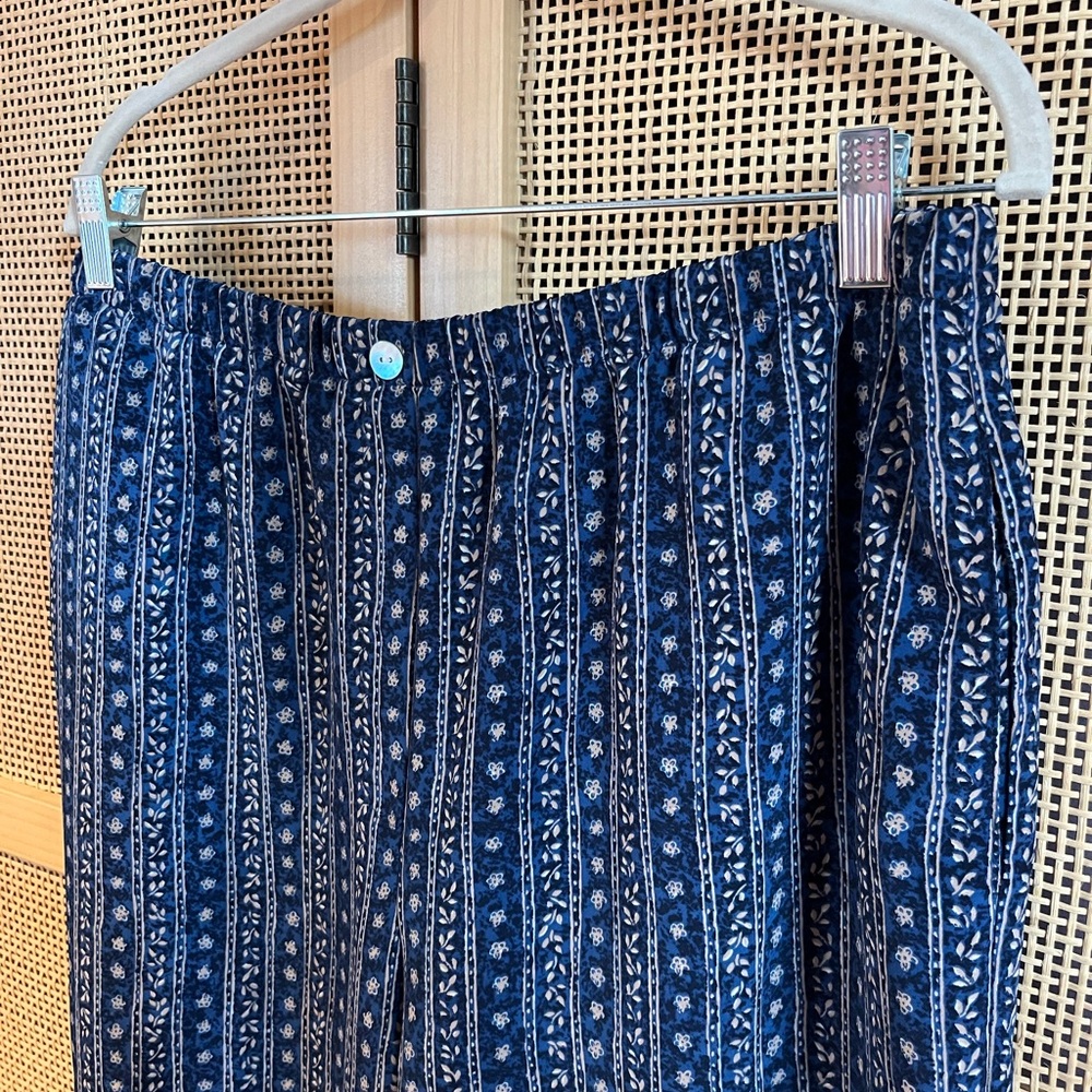 Bicé Women’s 14 Pants - Picture 2 of 4